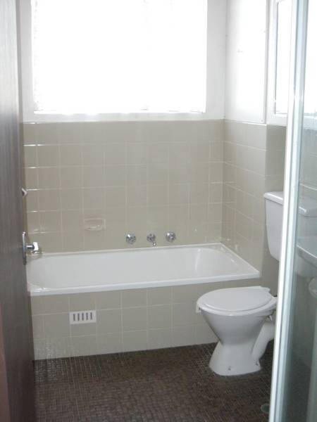 Top Floor North Facing Unit! Picture 3