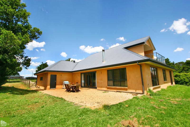 ULTRA MODERN COUNTRY OASIS Picture 2