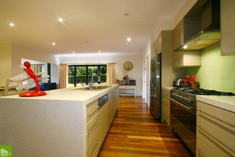 ULTRA MODERN COUNTRY OASIS Picture 3