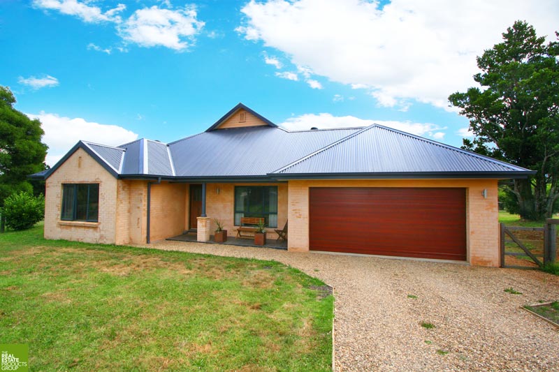 ULTRA MODERN COUNTRY OASIS Picture 1