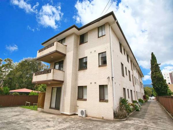 GREAT CENTRAL LOCATION IN CBD Picture 2