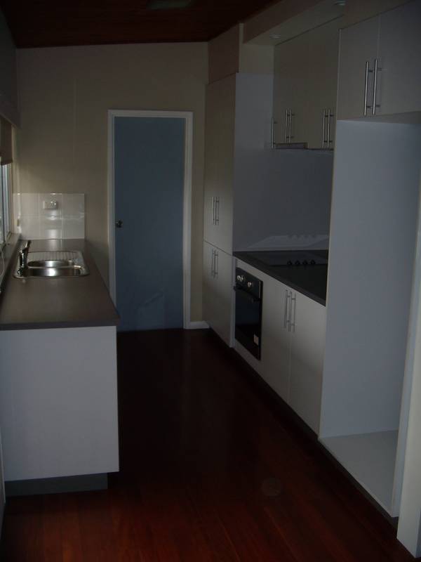 ATTENTION 1ST HOME BUYERS - POTENTIAL DUAL OCCUPANCY Picture 3