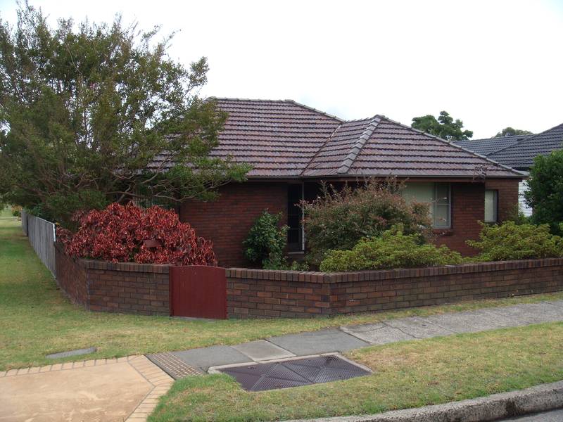 ATTENTION 1ST HOME BUYERS - POTENTIAL DUAL OCCUPANCY Picture 2