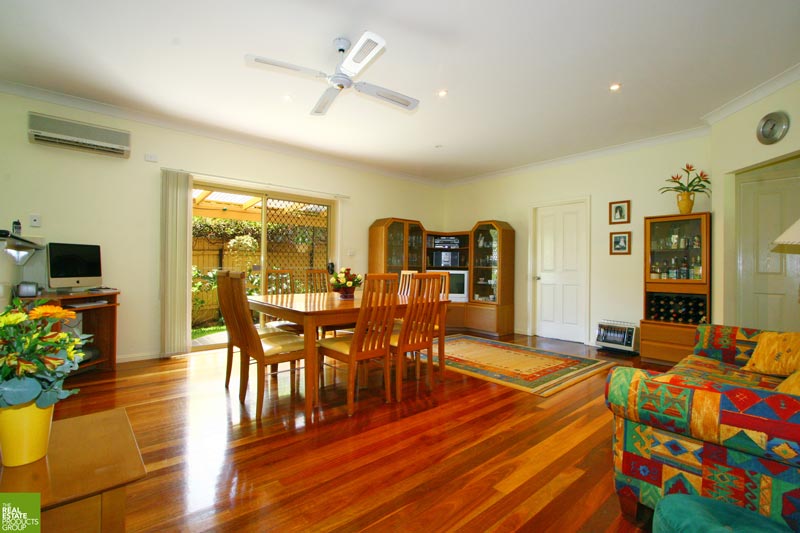 IMPRESSIVE FAMILY HOME Picture 3