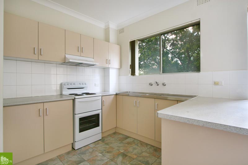 Hard to Find at this Price! Picture 3