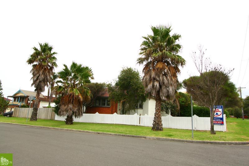 McCAULEY'S BEACH Picture 3