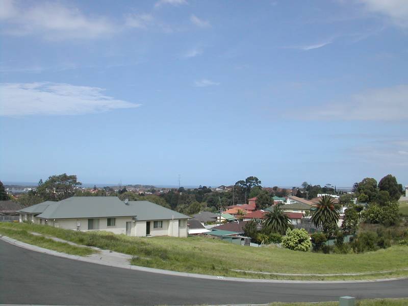 Brand New Executive Home! Picture 1