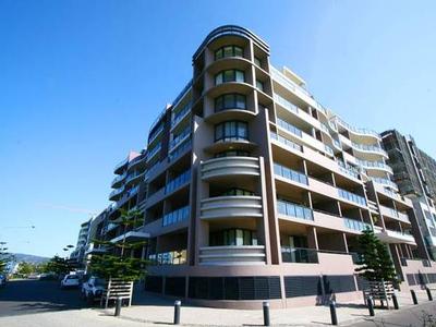 DESIRABLE LOCATION ONLY METRES FROM WATERS EDGE Picture DESIRABLE LOCATION ONLY METRES FROM WATERS EDGE Picture