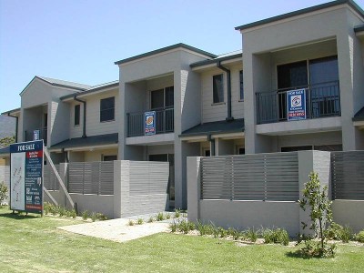 SIZE, LUXURY AND LOCATION Picture