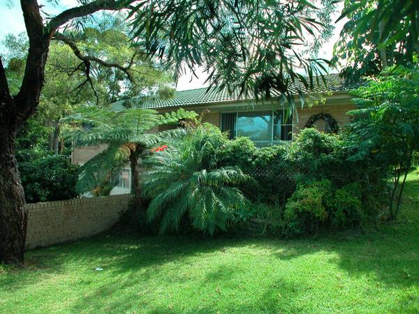 LOCATED IN A PREMIER CORNER LOCATION Picture 2