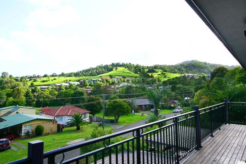 TASTEFULLY RENOVATED HOME WITH RURAL ASPECTS Picture 2