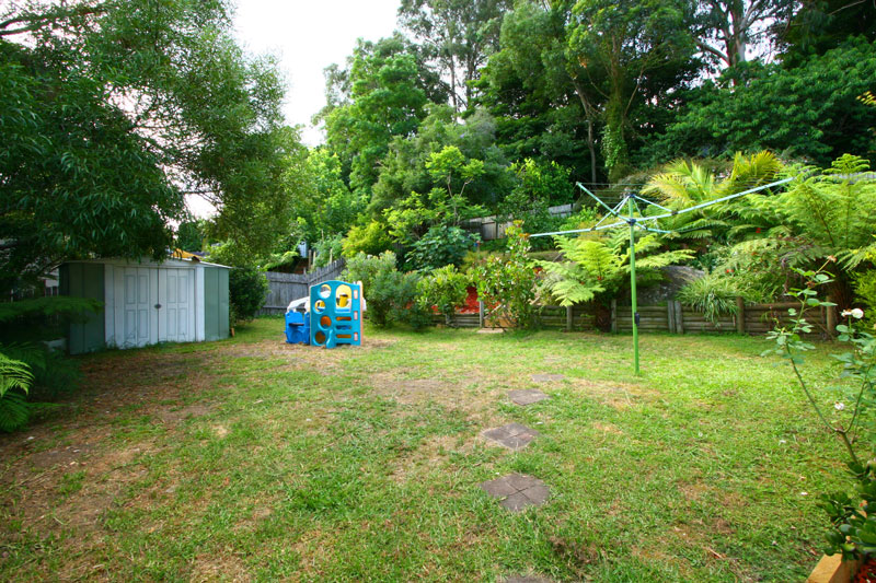 TASTEFULLY RENOVATED HOME WITH RURAL ASPECTS Picture 3