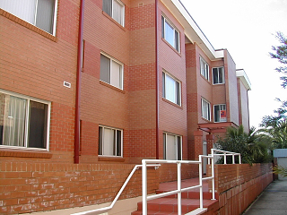 CENTRALLY LOCATED TWO BEDROOM UNIT Picture 1