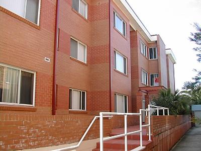 CENTRALLY LOCATED TWO BEDROOM UNIT Picture CENTRALLY LOCATED TWO BEDROOM UNIT Picture