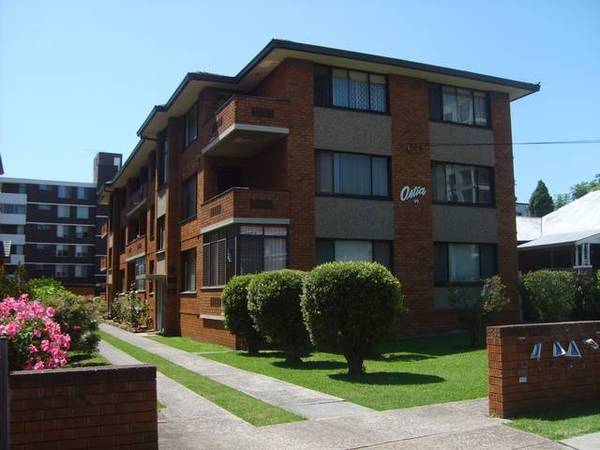 FULLY FURNISHED UNIT! Picture 1