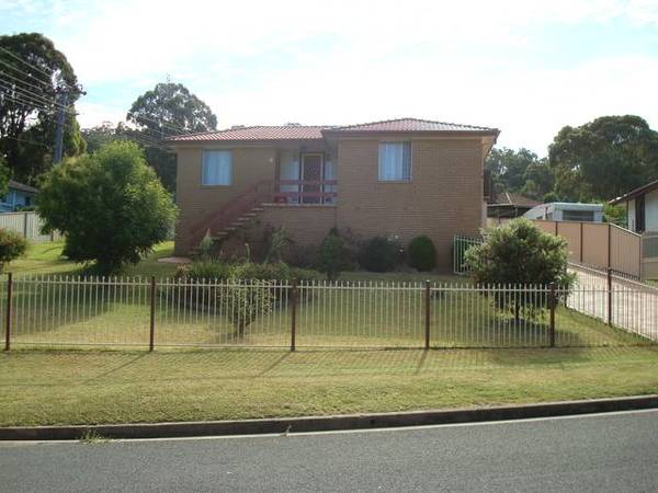 LARGE 3 BEDROOM HOME! Picture 2