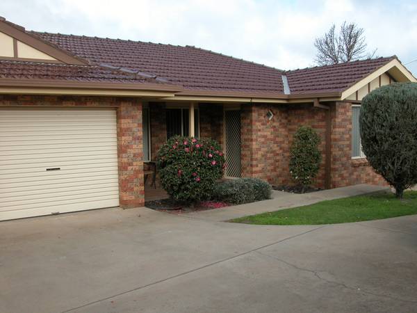 Three bedroom central unit Picture 1