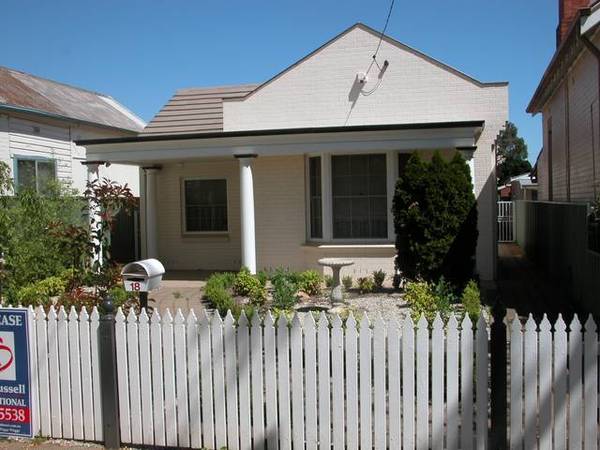 Large Spacious Central Home Picture