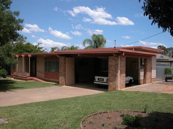 IDEAL FOR OWNER OR INVESTOR Picture