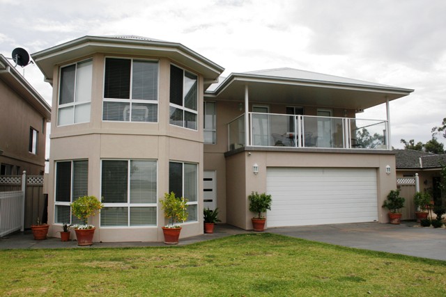 GREAT LAKESIDE VIEWS Picture 1