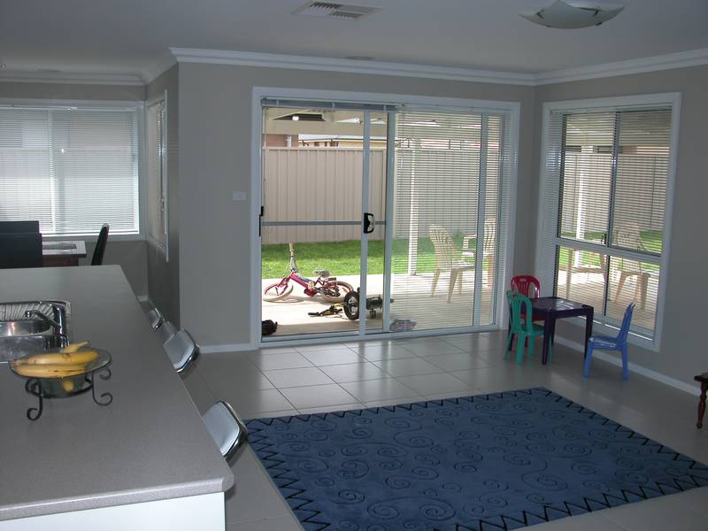 FOUR BEDROOM HOME - GLENFIELD Picture 3
