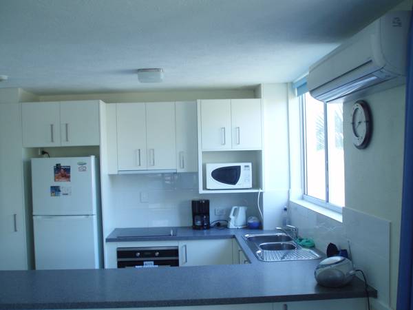 ALEX BEACH FRONT APARTMENT Picture 3