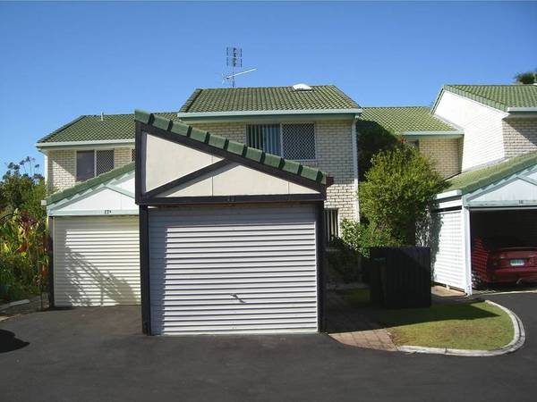 Spacious Living Picture 1