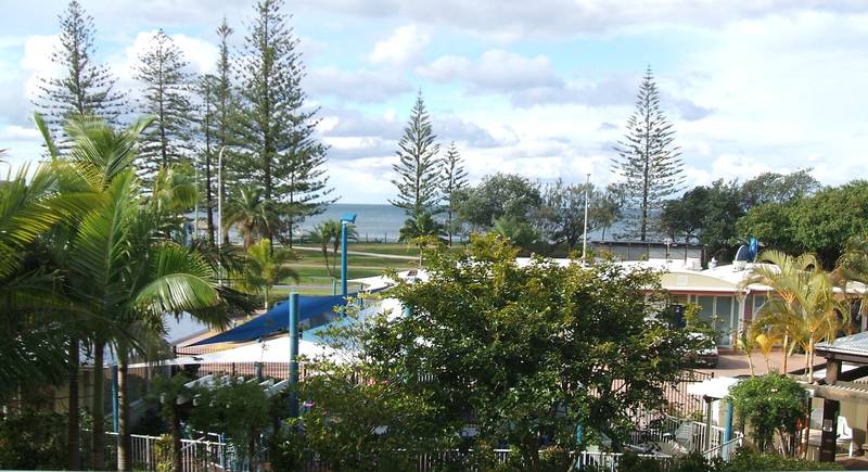 3 BED HOLIDAY APARTMENT AT ALEXANDRA HEADLAND Picture 3