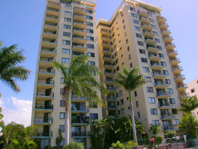 Superb Waterfront Apartment Picture