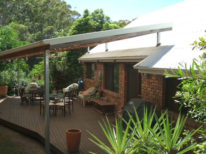 Budget Buderim Buy on Large Block Picture 2