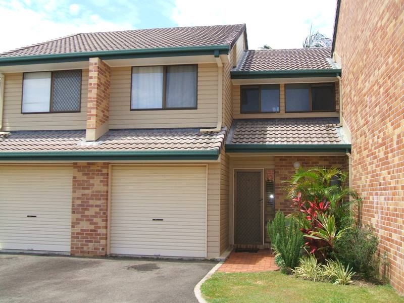 Large Riverside Townhouse Picture 1