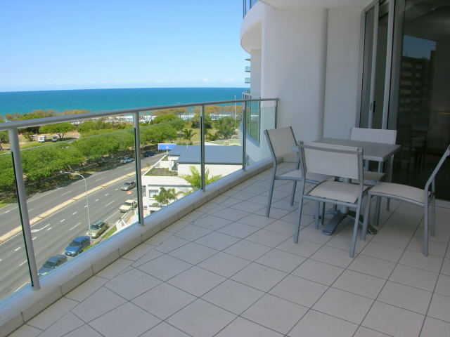 Maroochydore Beachfront Apartment Picture 3