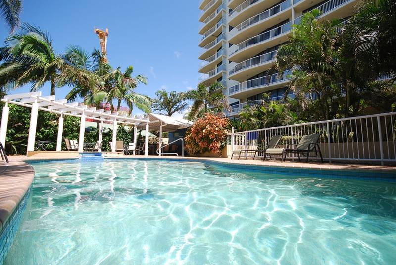 15th Floor Penthouse - Massive Ocean Views + Private Roof Top Picture 3