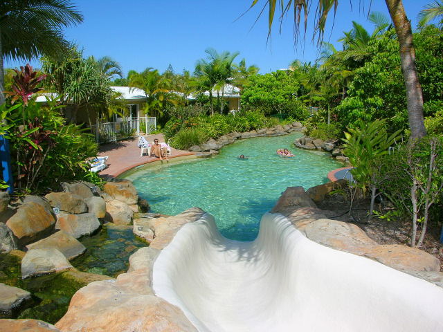 Alex Beach Front Apartment Picture 2