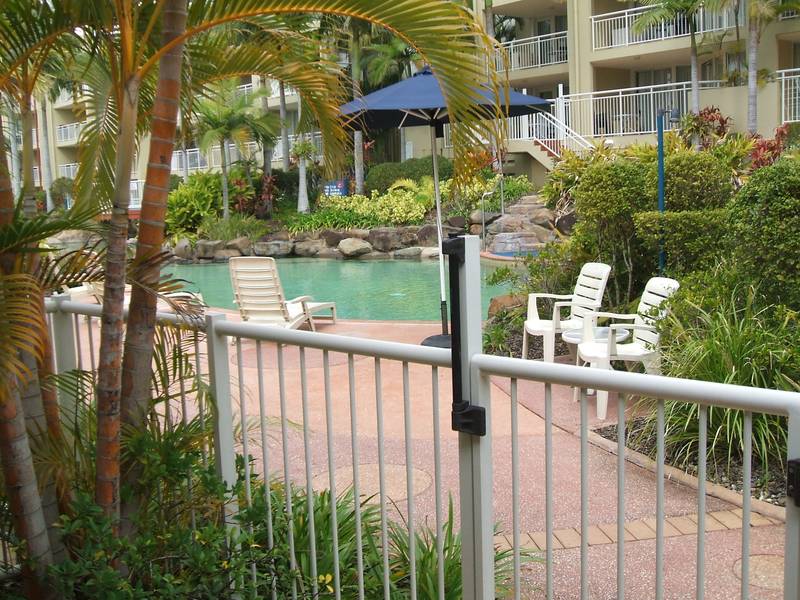 Alex Beach Front Apartment Picture 3