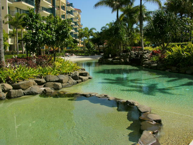 LARGE MODERN ALEX APARTMENT Picture 3