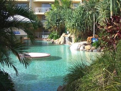 Alex Beachfront Apartment with Large Courtyard Picture