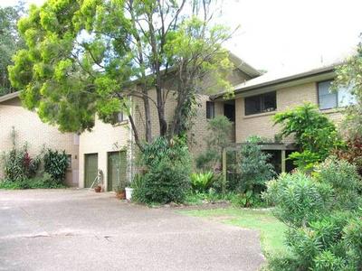 Large 2 Bedroom Apartment in an Awesome Location Picture Large 2 Bedroom Apartment in an Awesome Location Picture