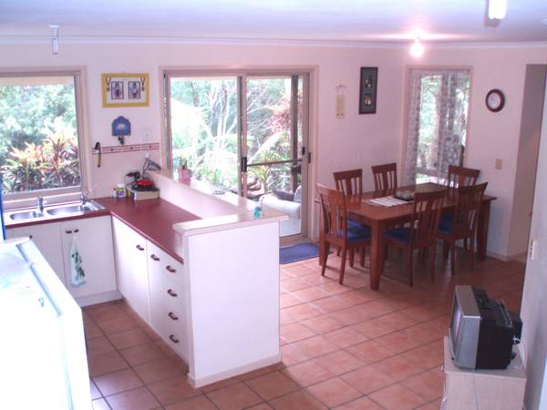 Bush Setting Retreat, Yet Handy To Everything Picture 3