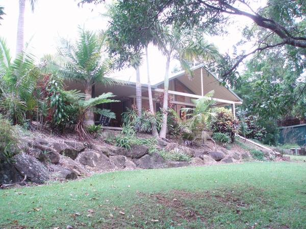 Bush Setting Retreat, Yet Handy To Everything Picture 1