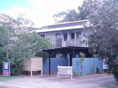 Stylish Townhouse in Cotton Tree Picture
