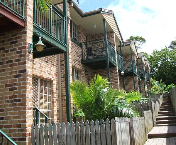 Classy B-I-G Mooloolaba Townhouse Picture 2