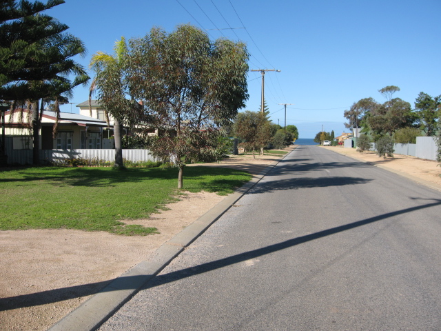 READY-MADE BEACH HOLIDAY Picture