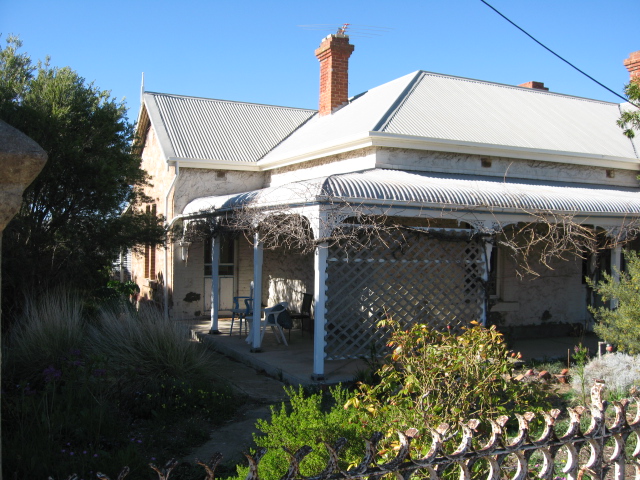 CHARACTER TOWN CENTRE HOME Picture 2