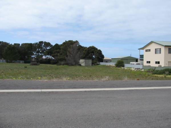 1 Block from beach with sea views Picture
