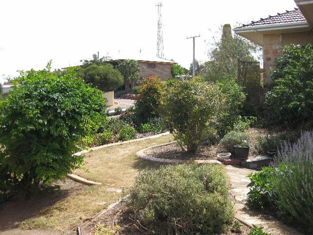 The Showpiece Property In The Dress Circle Picture 3