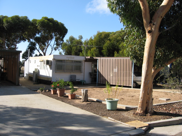 ENJOY RETIREMENT IN COMFORT Picture 2