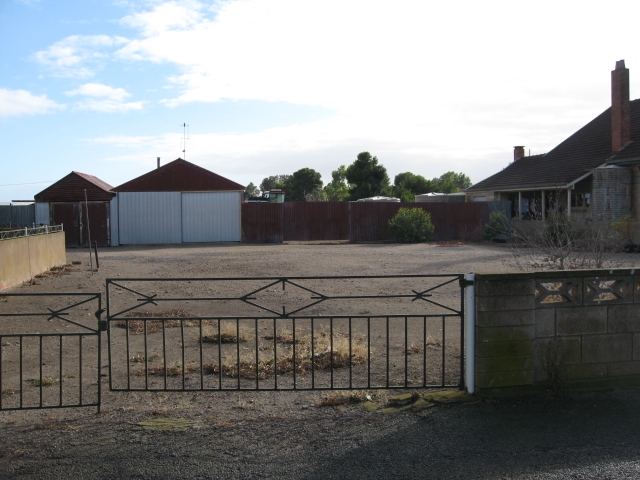 TOWN CENTRE VACANT BLOCK Picture 1