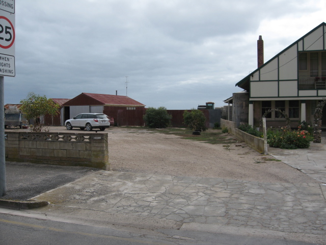 TOWN CENTRE VACANT BLOCK Picture 3