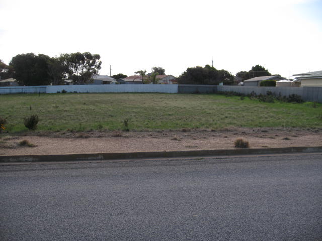 Prime Central Seafront Land Picture 3